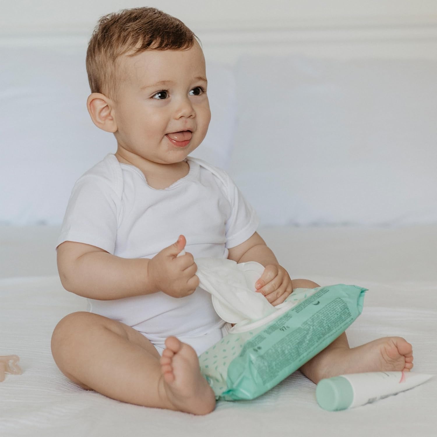 Suavinex, pachet de 14 a câte 60 de șervețele umede pentru bebeluși (840 de șervețele în total), hidratante, potrivite pentru tenul atopic, 95% ingrediente naturale