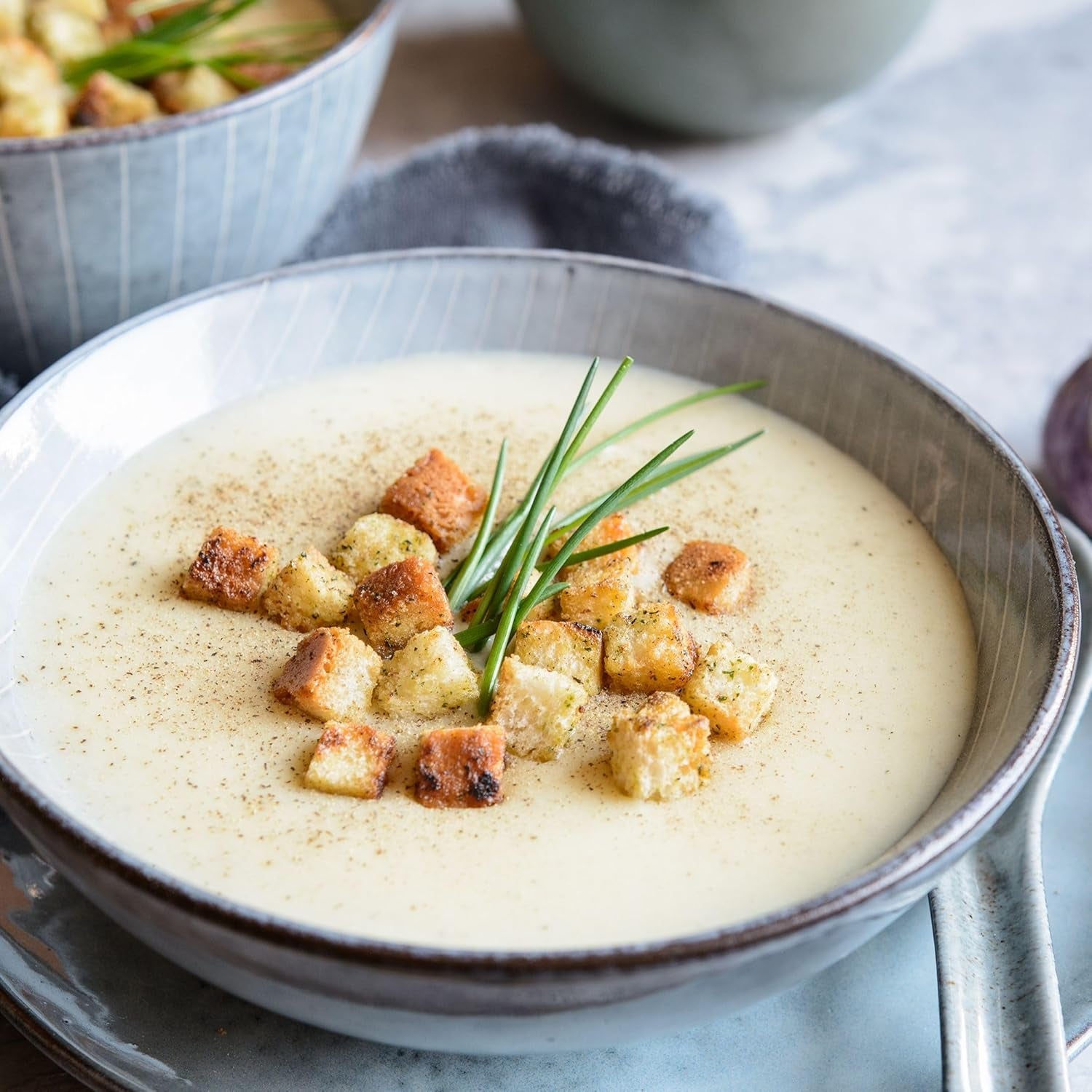 Prymat Getrockneter Knoblauch granuliert 1,05kg – Aromatisches Knoblauchgranulat zum Würzen von Fleisch, Fisch, Gemüse, Saucen, Dips & Marinaden – intensiv im Geschmack – ohne Zusätze