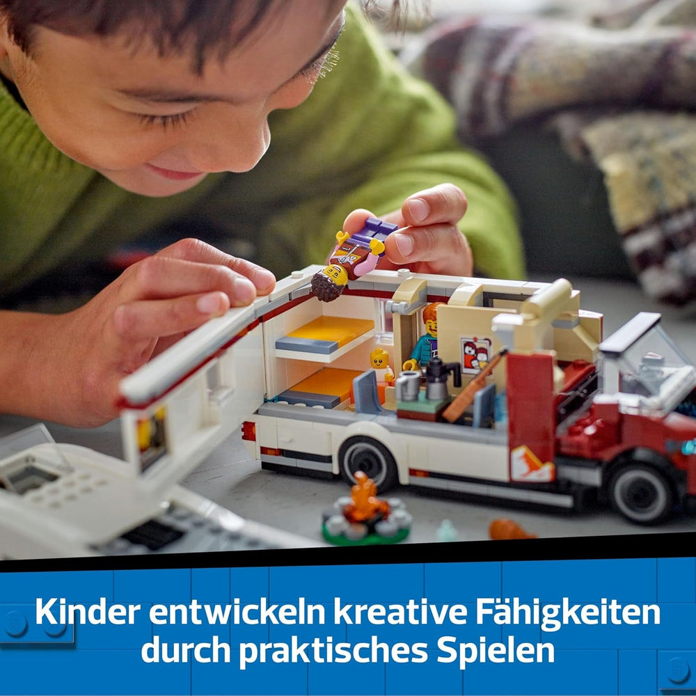 LEGO City Abenteuer-Wohnmobil - Wohnwagen Spielzeug für Jungen und Mädchen ab 6 Jahren - Inkl. 3 Minifiguren und Camping Zubehör - Geschenkidee zum Geburtstag und für die Feiertage 60454