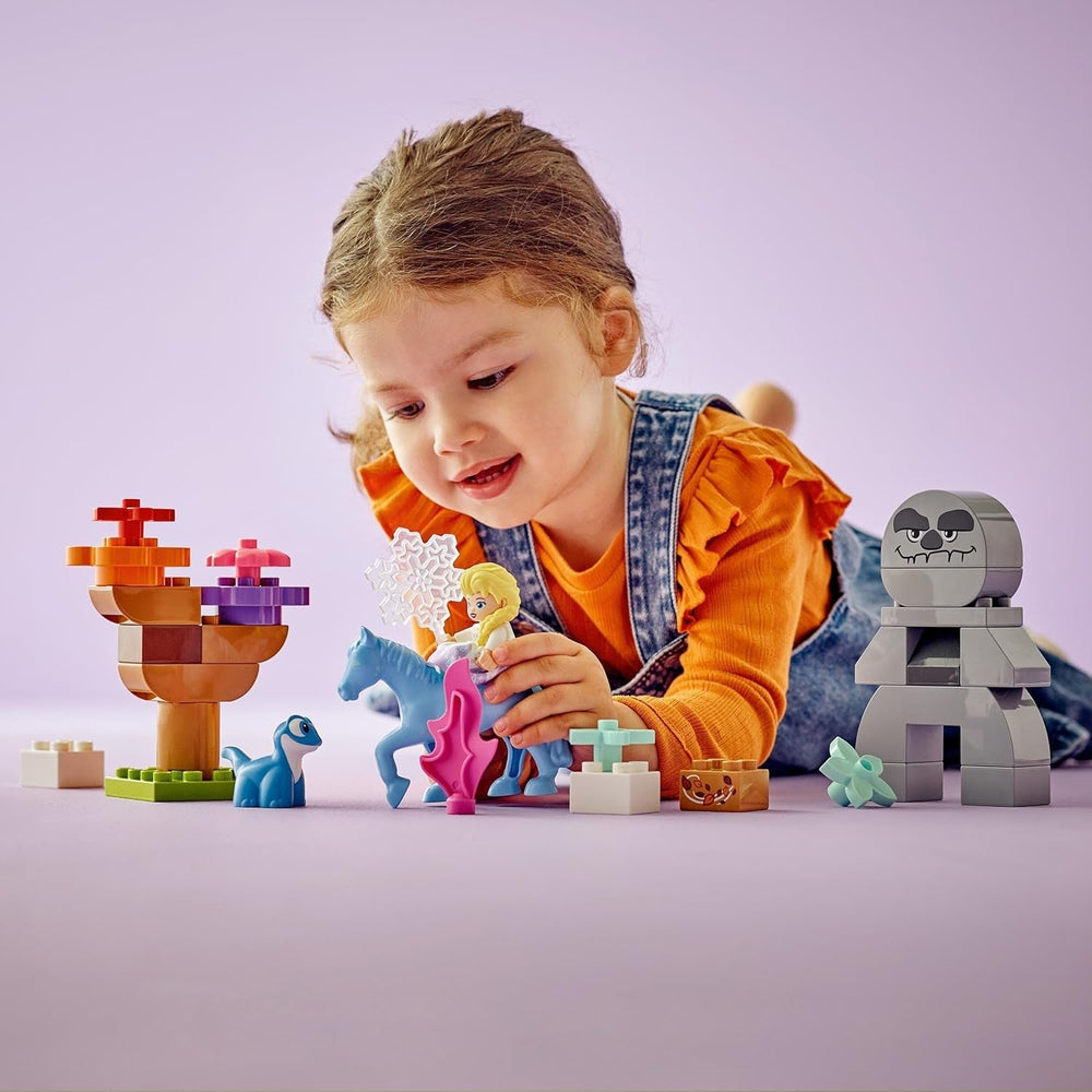 LEGO DUPLO | Disney ELSA și Bruni în pădurea fermecată, jucărie Ice Queen cu 4 figuri pentru copii de 2 ani, cadou preșcolar pentru fete și băieți 2+ ani, bazat pe Frozen 2 10418 Seturi de constructie Besuche den LEGO-Store