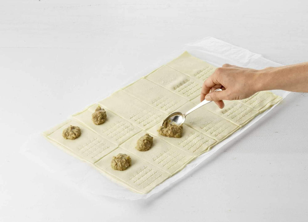 Rolă Betty Bossi Blind Stars – Mașină de tăiat aluat pentru crearea de jaluzele individuale cu model stelar, cu efect uimitor