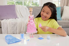 Mattel Disney-Princess-Spielzeuge, Cinderella-Modepuppe mit 2 Looks, 9 Accessoires, 2 Oberteile zum Anklipsen und 2 Röcke. 2-in-1-Geschichten inspiriert vom Disney-Film, JCR95