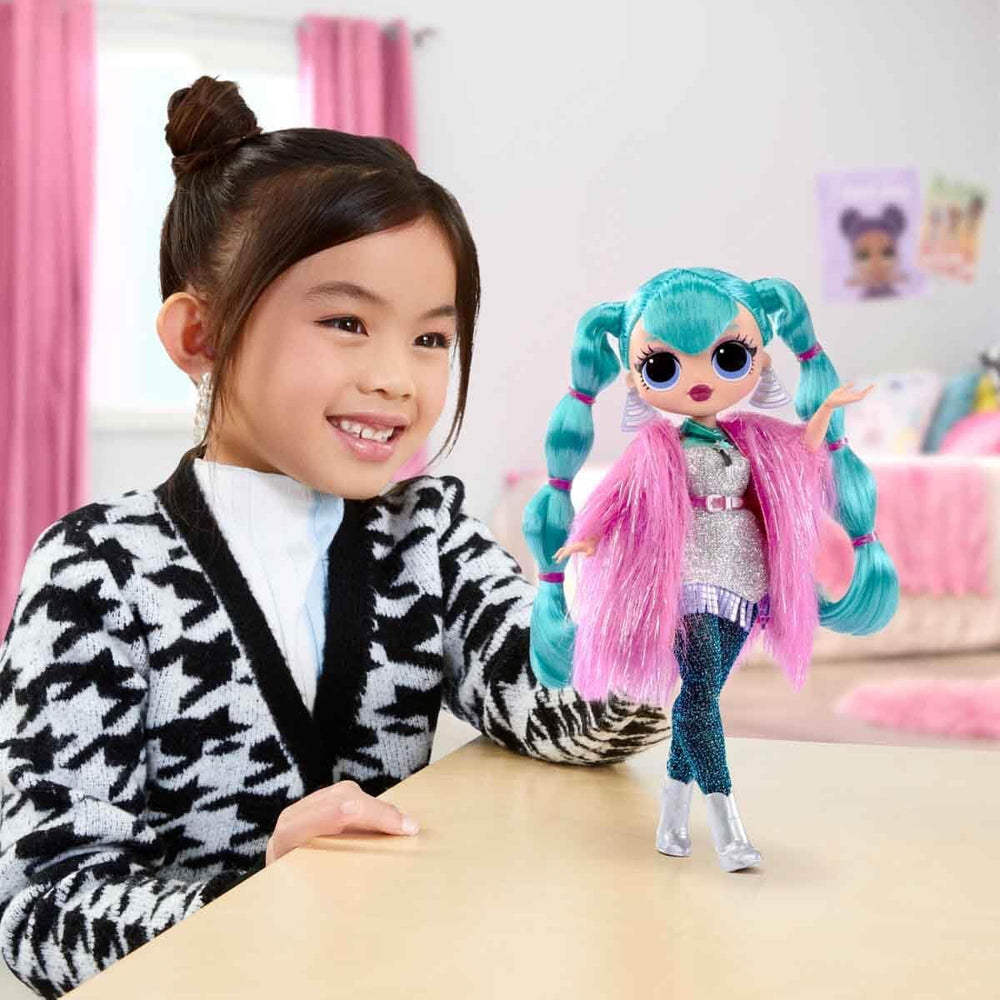 L.O.L. Surprise! OMG Modepuppe - COSMIC NOVA - Enthält Modepuppe, mehrere Überraschungen und fabelhafte Accessoires - Ein tolles Geschenk für Kinder ab dem Altervon 4 Jahren