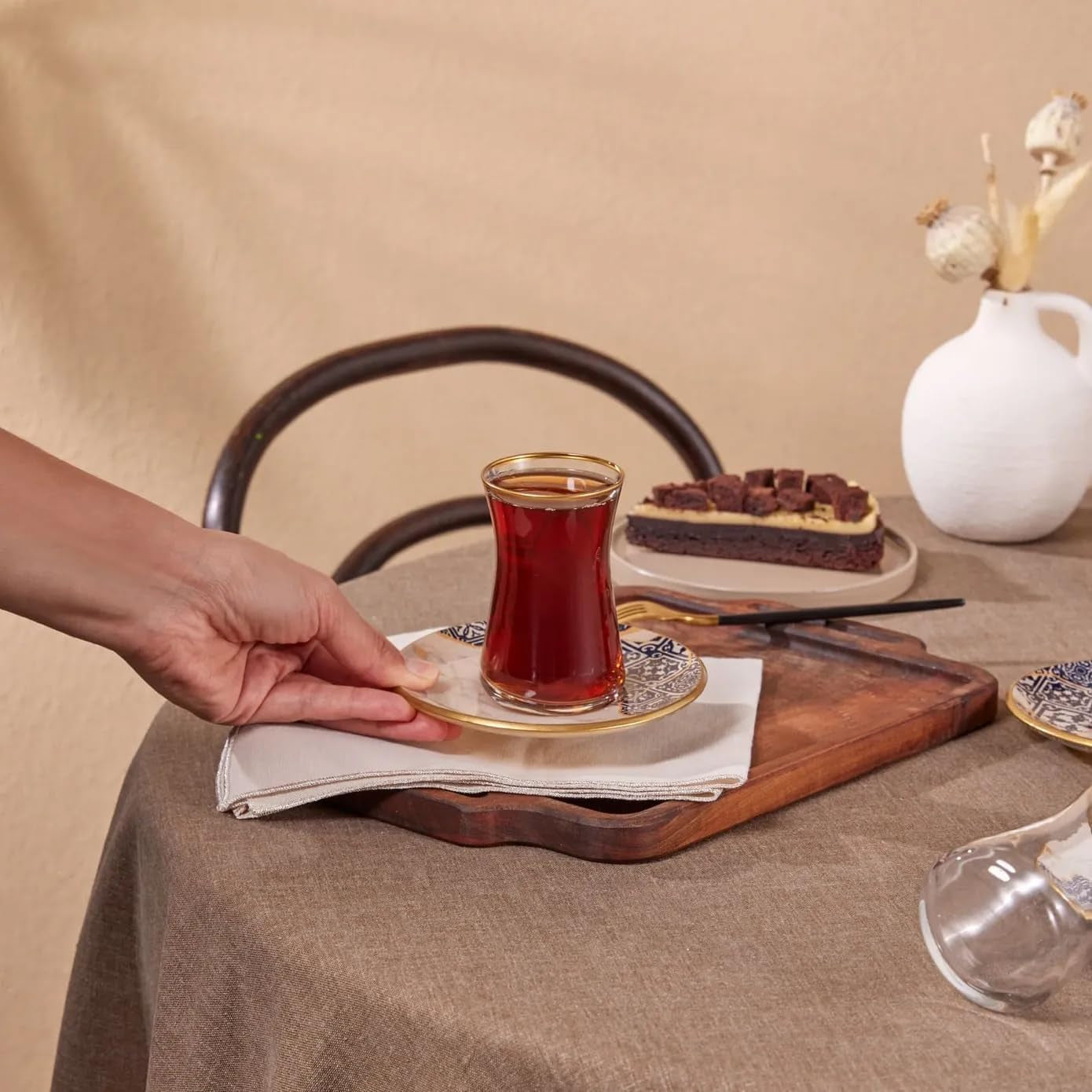 Set de ceai Karaca Aris cu 12 piese pentru 6 persoane - Serviciu rafinat din porțelan pentru o savurare elegantă a ceaiului