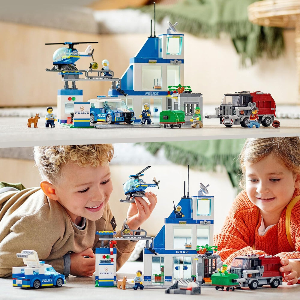 LEGO 60316 City Polizeistation mit Polizeiauto, Müllauto und Hubschrauber, Gebäude zum Bauen mit 3 Figuren, Polizei-Spielzeug für Jungen und Mädchen ab 6 Jahren, Geschenk für Kinder