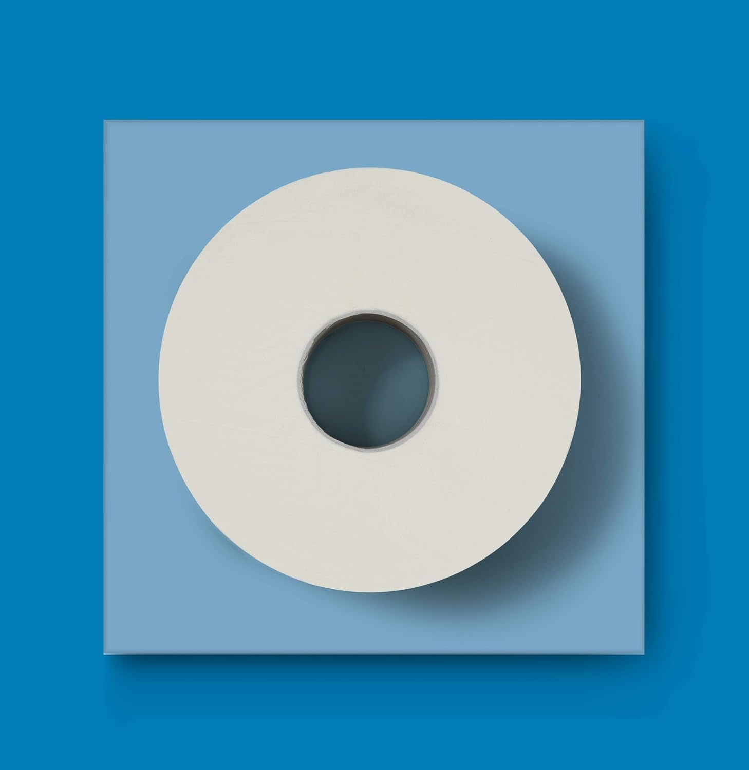 Hârtie igienică Amazoncommercial Mini Jumbo, neparfumată, 2 straturi, 6684 bucăți, 1 pachet de 12 role, 557 de foi per rolă, dimensiunea foii: 30,5 X 9 cm, albă, compatibilă cu dispenserele T2