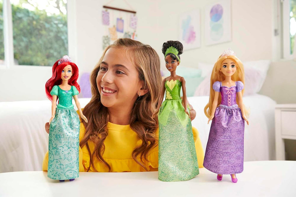 DISNEY Prinzessin 3er-Pack - Tiana, Rapunzel und Arielle mit Accessoires, abnehmbarem Diadem und Schuhe, lange Haare zum Kämmen und Stylen, für Kinder ab 3 Jahren, HLW45