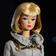 Mattel Barbie Miss Astronaut păpușă de colecție cu costum argintiu, cizme spațiale și accesoriu cască, reproducere vintage a originalului din 1965, JBJ48 Papusi Naty Shop