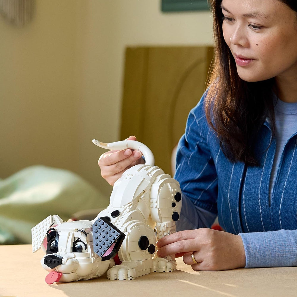 LEGO ǀ Disney Welpe aus 101 Dalmatiner - Individuell gestalltbares Bauset für Erwachsene - Verwandelbar in 6 süße Hunde mit drehbarem Kopf und Schwanz - DIY Deko - Geschenkidee für Fans - 43269