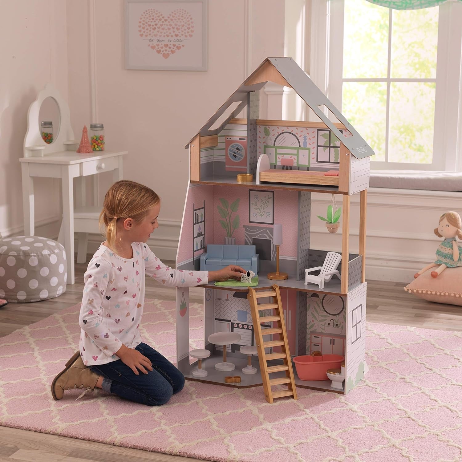 Casă de păpuși Kidkraft Alina din lemn cu mobilier și accesorii pentru păpuși înalte de 30 cm, set de joacă cu 3 etaje, cu câine și scări mobile, jucărie pentru copii de la 3 ani, 10229 Casute de papusi Naty Shop