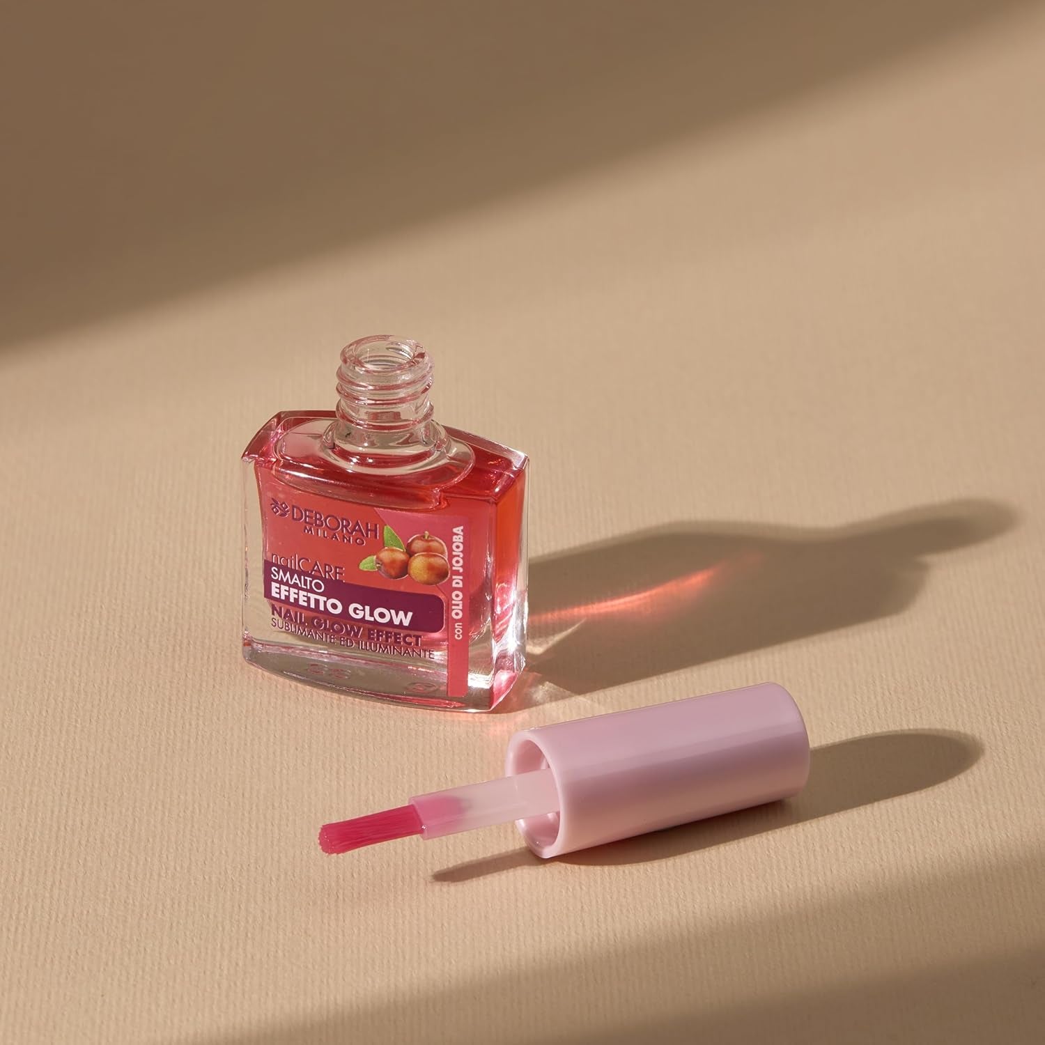 Oja Milano pentru unghii fragile, fragile, efect strălucitor, luminează și înfrumusețează unghiile, cu ulei de jojoba, accentuează culoarea naturală a unghiilor, 8,5 ml