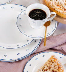 Seria Mäser Lova, serviciu de cafea din porțelan cu 18 piese – 6 farfurii de desert (19,5 cm), 6 cești (19 cl) și 6 farfurioare (15,5 cm), albastru