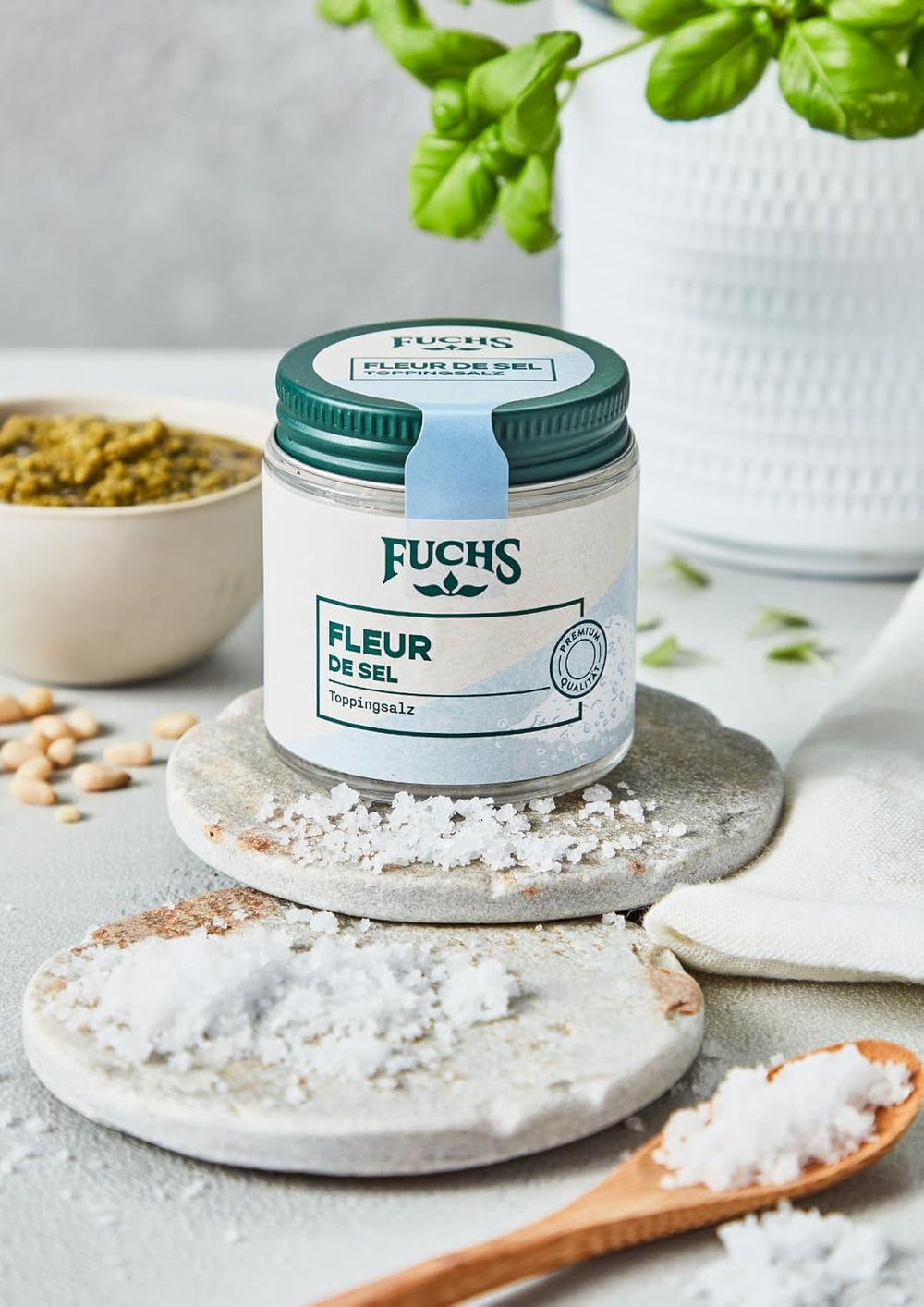 Fuchs Gewürze - Fleur de Sel | Edles Toppingsalz für Spargel, Meeresfrüchte und Fisch | Meersalz in Premium-Qualität | 100 g im wiederverschließbaren Gewürzglas