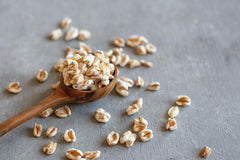 Acadele din speltă Davert 170g – Boabe aromate de speltă expandate, aerisite și ușoare, cu o aromă delicată de prăjire – 100% calitate organică Davert (1 x 170g)