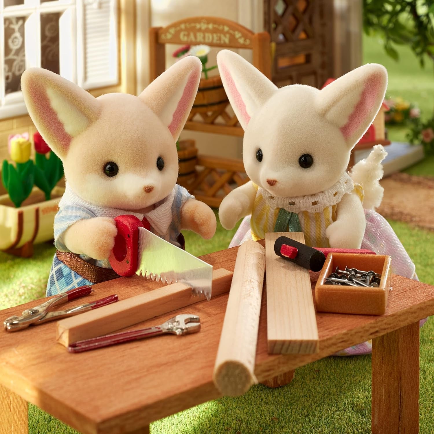 Sylvanian Families L5696 Familia Vulpii Deșertului