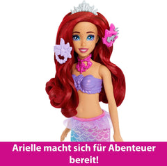 Jucării Mattel Disney Princess, Păpușă la modă Ariel Sirenă cu aripioară caudală detașabilă, Masă de toaletă cu 5 surprize pop-up repetabile și 5 accesorii, JBF86