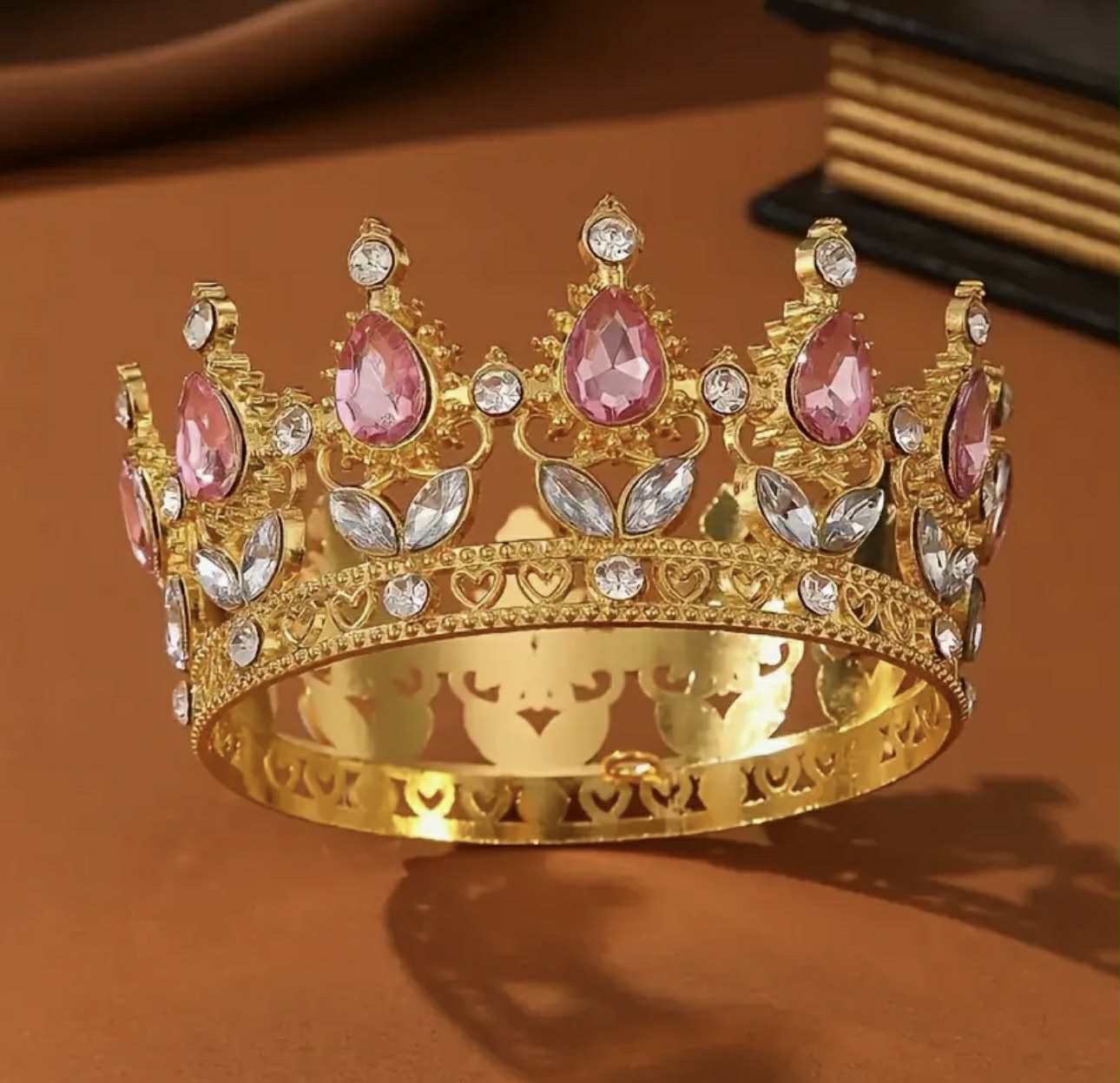 Coronita aurie din metal cu pietre roz