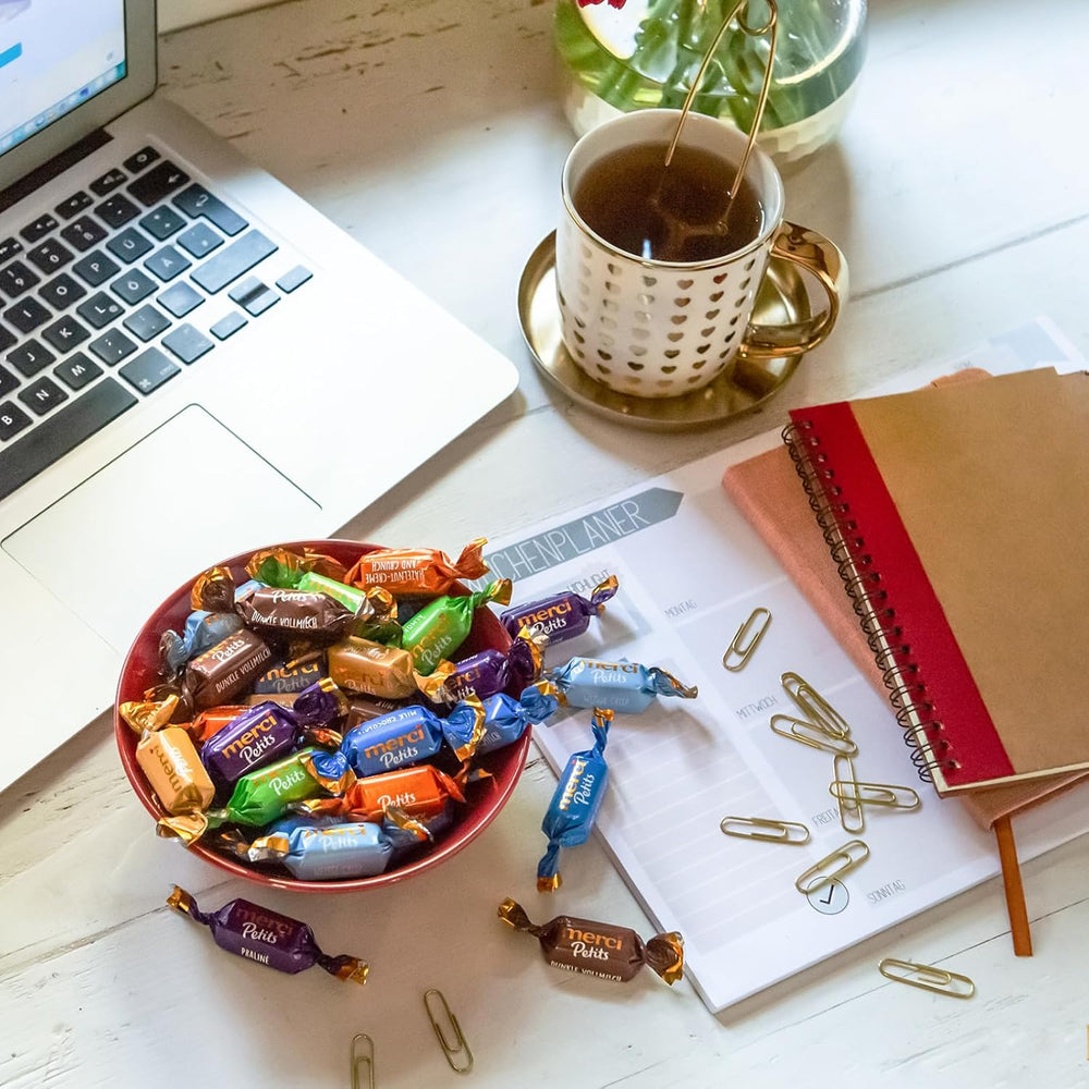 Cremă de cafea Merci Petits – 12 x 125 g – Praline mici de ciocolată albă pe ciocolată fină cu cremă de cafea – Praline de ciocolată ambalate individual