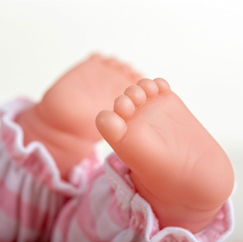 JC Toys- Berenguer Boutique 38 cm große realistische Babystoffpuppe mit offenen/geschlossenen 10-teiliges Geschenkset mit Flasche, Rassel, Schnuller & Zubehör Rosa Ab 2 Jahren