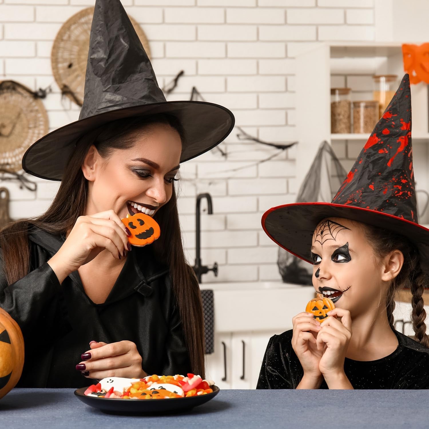 dekora – Set de forme de biscuiți de Halloween pentru copii – 2 forme metalice de biscuiți: Dovleac și Liliac – Forme de biscuiți și pâine – Ideale pentru decorațiuni cu dovleci și dulciuri de Halloween între 6 și 9 cm