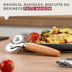 Roată de patiserie Fackelmann pentru ravioli, Maultaschen sau fursecuri – roată de patiserie din oțel inoxidabil cu aliaj de zinc – pentru paste de casă – mâner ergonomic din lemn de fag