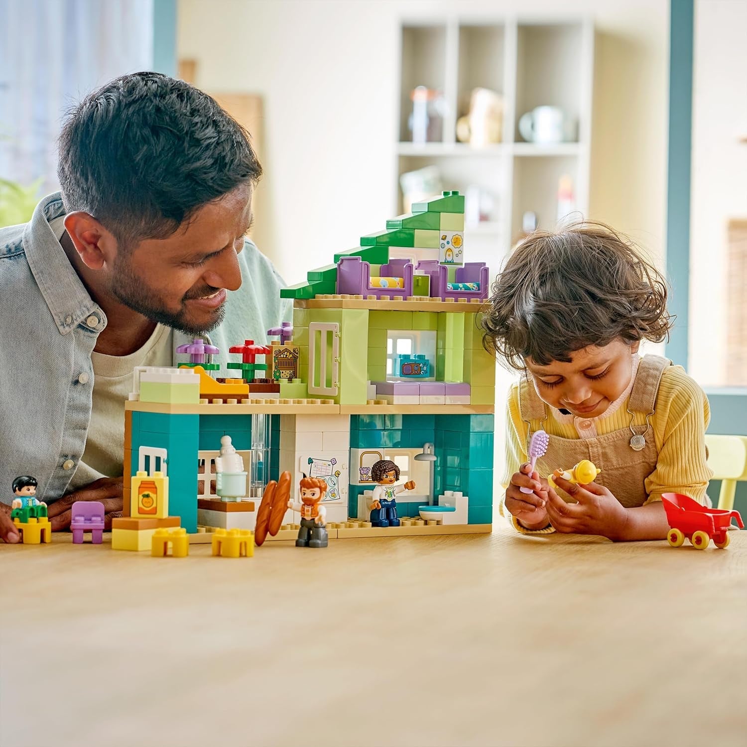 LEGO DUPLO 3-in-1 Modernes Familienhaus mit Figuren - Kleinkinder Lernspielzeug für Feinmotorik - Montessori Spielzeug mit Puppenhaus Zubehör - Geschenk für Mädchen und Jungen ab 2 Jahren - 10470