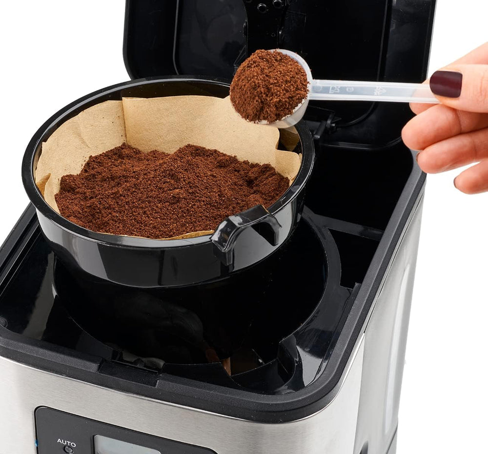 Cafetieră Clatronic® cu temporizator, carafă de 1,5 litri pentru 12-14 cești de cafea, temporizator LCD 24h, funcție de menținere la cald, antipicurare, filtru detașabil, afișaj și lumini indicatoare, 900W - KA 3642