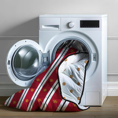 Manchester United FC Official Single Duvet, Reversible, Red & White, Coverless, Football Quilt, Pillowcase, Lavabil, Perfect pentru călătorii, Overnight Stays, 10.5 Tog Plapumi si pilote Naty Shop