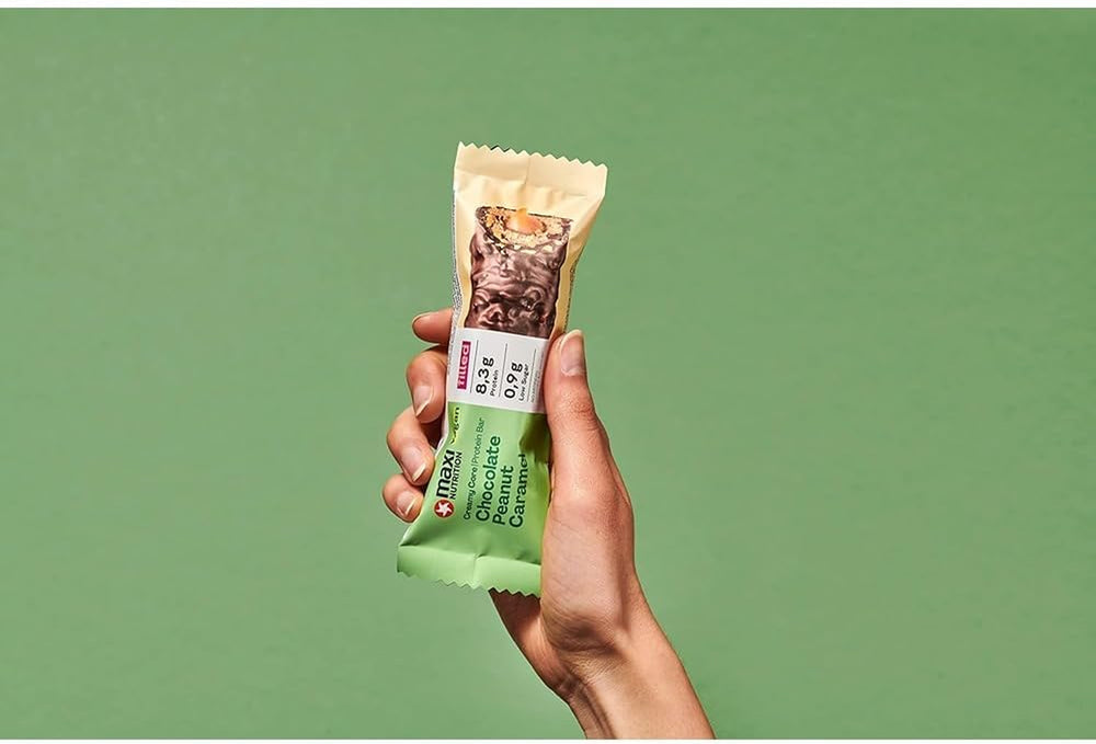 MaxiNutrition Baton proteic vegan cremos cu ciocolată, arahide și caramel 12x45g - baton proteic vegan, 18% proteine, 8,3g per baton, conținut scăzut de zahăr (0,9g), fără zahăr adăugat, fără arome artificiale