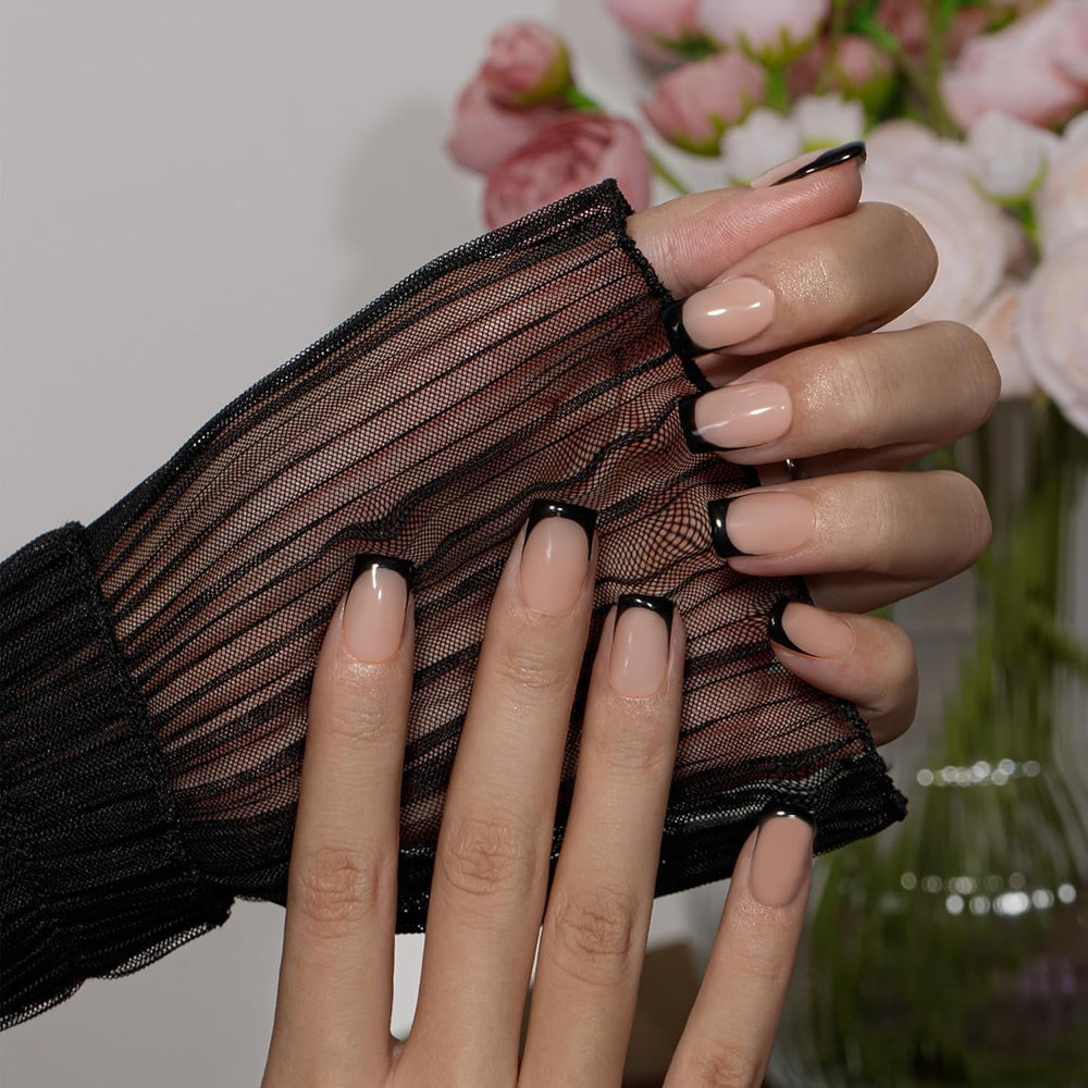 Unghii false cu vârf francez scurt – 30 de bucăți de unghii negre pentru a le lipi pe unghii scurte pătrate, unghii false cu vârf francez cu lipici, set unghii artificiale pătrate pentru femei