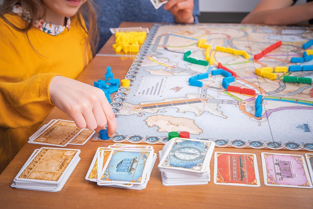Asmodee, Ticket to Ride: Europa, Days of Wonder, Joc de bază, Joc de familie, Joc de societate, 2-5 jucători, Vârste 8+, 30-60 de minute, Germană