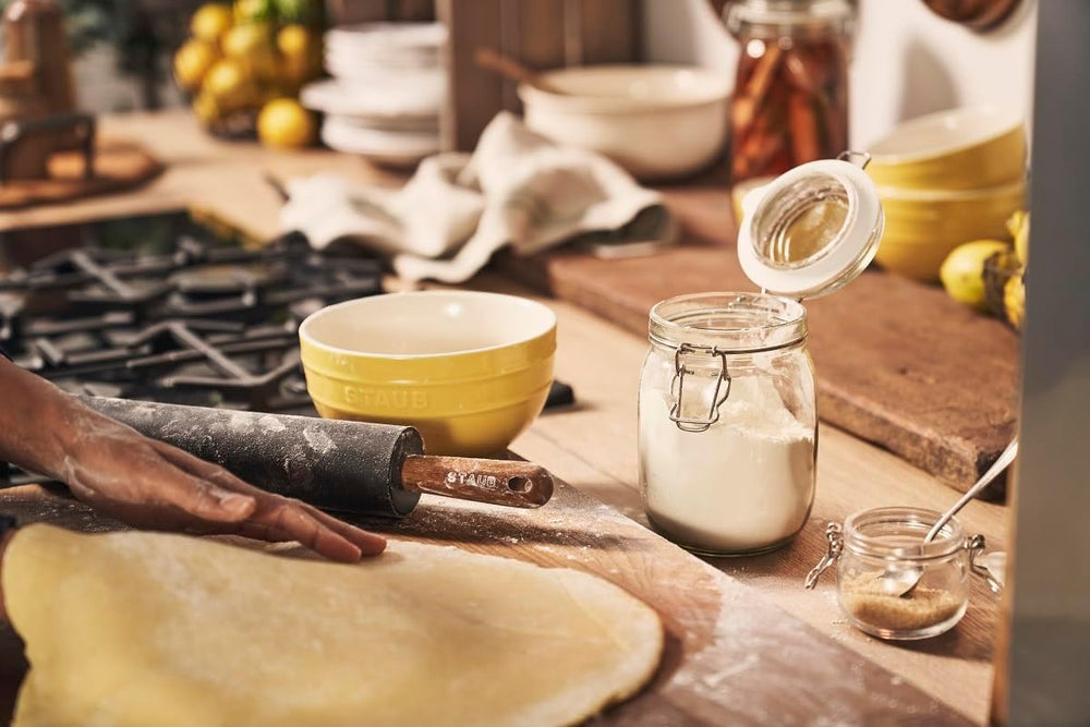 Sucitor STAUB, Lungime: 45 cm, Lățime de rulare: 26 cm, Silicon negru fără BPA și lemn de salcâm, Mâner ergonomic, Negru și maro