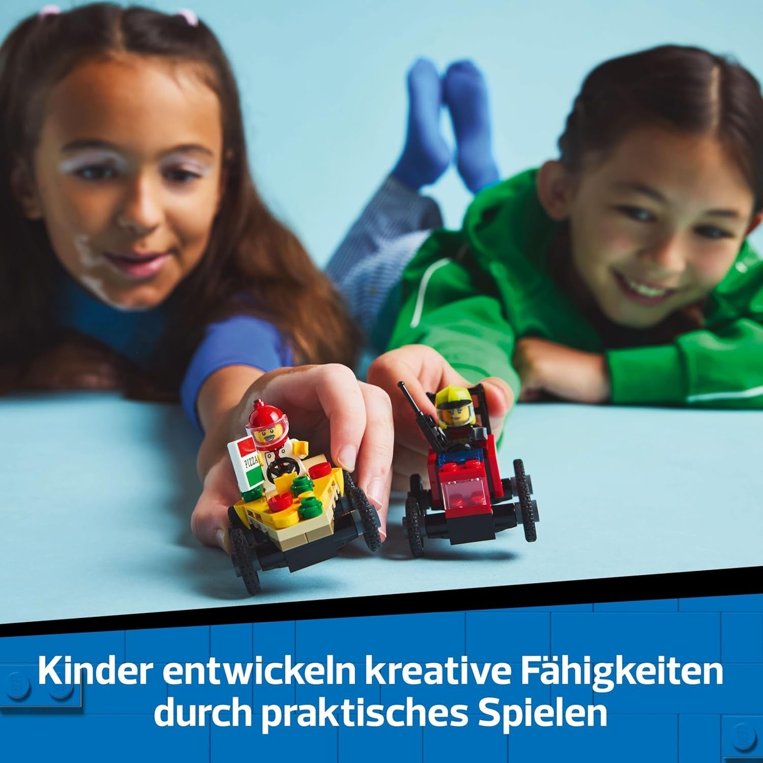 LEGO City Pizzalieferwagen vs. Löschauto - Seifenkisten Spielzeug für Mädchen und Jungen ab 5 Jahren - Bauset mit 2 Fahrer Minifiguren - Geschenk zum Geburtstag & für die Feiertage 60458