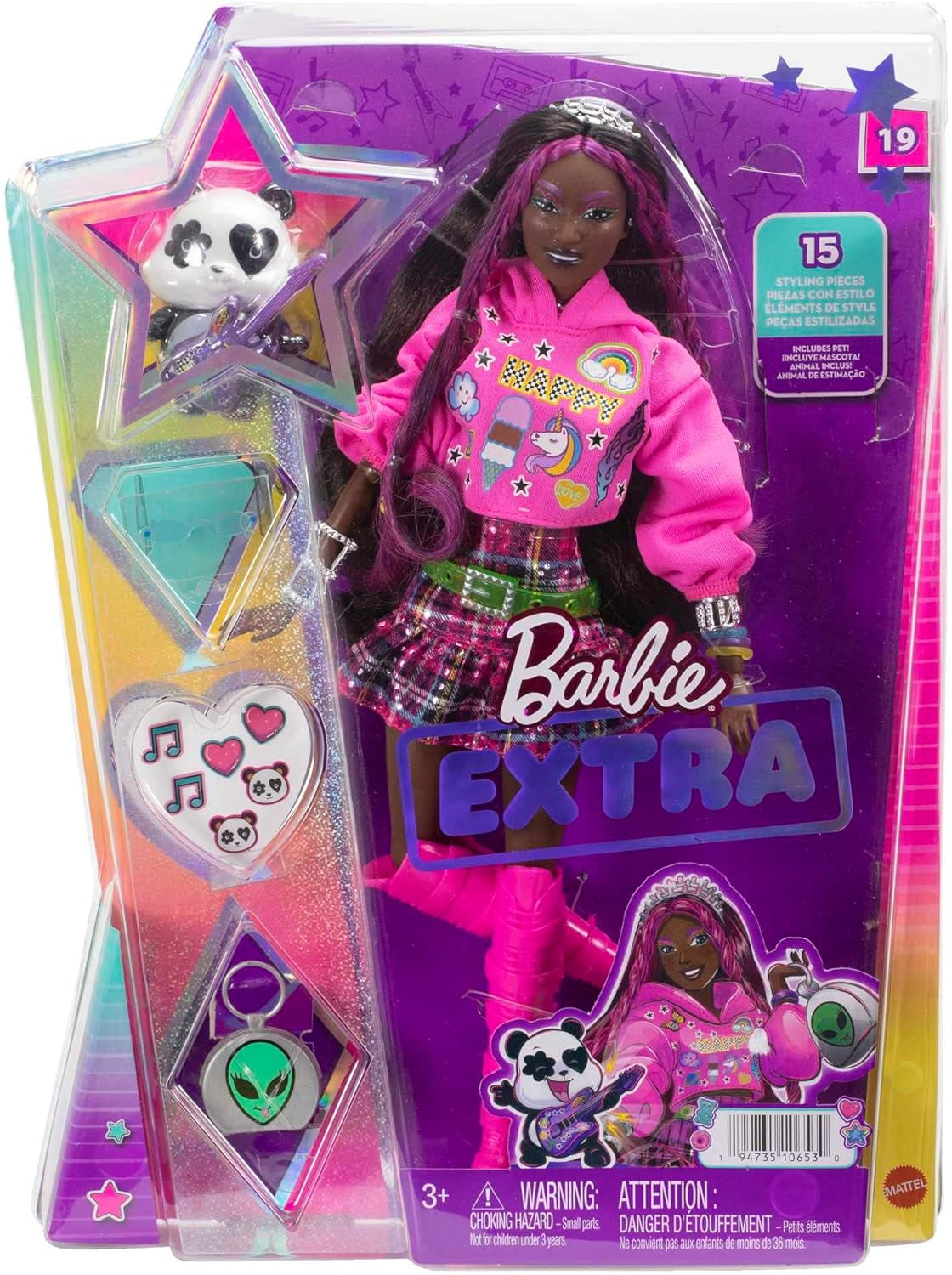 Barbie Extra, Schwarze schwarzem Haar und rosa Strähnchen, Rockstar Pandabär, Sonnenbrille, rosa Stiefel, Alien-Tasche, Aufkleber, inkl Puppe, Geschenke für Kinder ab 3 Jahren,HKP93