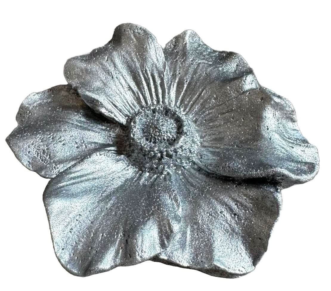 Decoratiune comestibila din zahar, Camelie argintie Decoratiuni din Pasta de Zahar Nati Shop