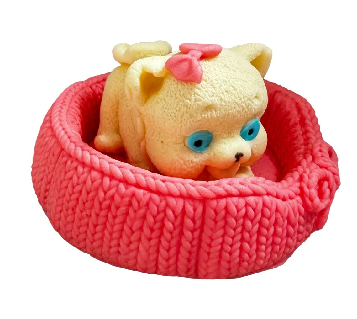 Decoratiune comestibila din zahar, Pisicuta in cosulet Decoratiuni din Pasta de Zahar Nati Shop