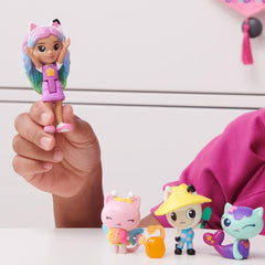 Gabby‘s Dollhouse, Regenbogen Figuren Set, Gabby mit 3 Katzenfiguren und 1 Cat Delivery Überraschungsbox, geeignet für Kinder ab 3 Jahren