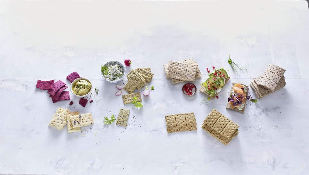 Rola pentru biscuiți Betty Bossi, gadgetul ideal de bucătărie pentru prepararea de crocante și biscuiți pentru gustări sofisticate. Taietor de aluat cu idei grozave de rețete.