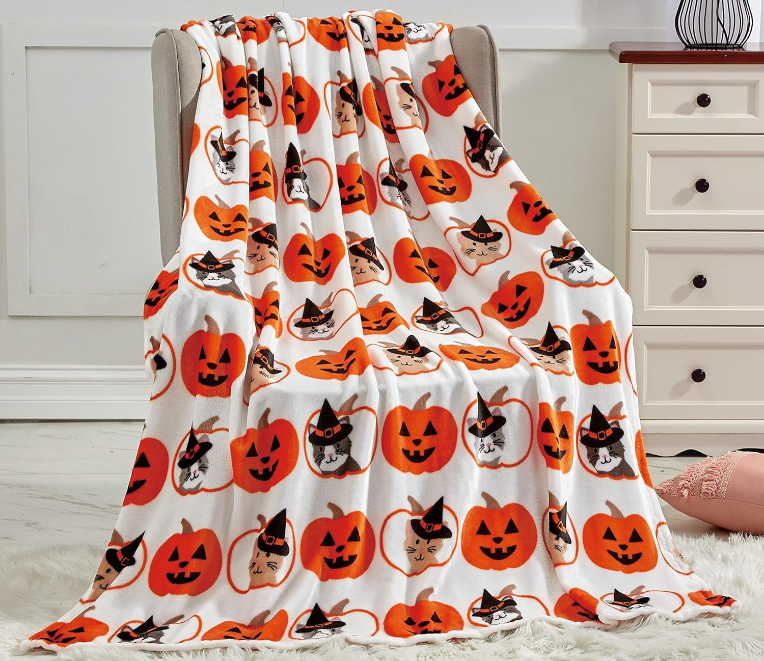 Elegant Comfort Pătură ușoară cu motive de Halloween, moale, confortabilă și plușată, perfectă pentru relaxare în acest sezon înfricoșător, 127 X 152,4 cm, Skull and Bones Paturi si Cuverturi Elegant Comfort Pisici dovleac 50 X 60