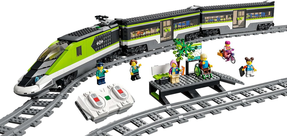 LEGO City Passenger Express Train, set cu tren controlat de la distanță, jucărie feroviară cu faruri, 2 vagoane și 24 de elemente de cale, cadou pentru copii, băieți și fete 60337 Seturi de constructie Besuche den LEGO-Store
