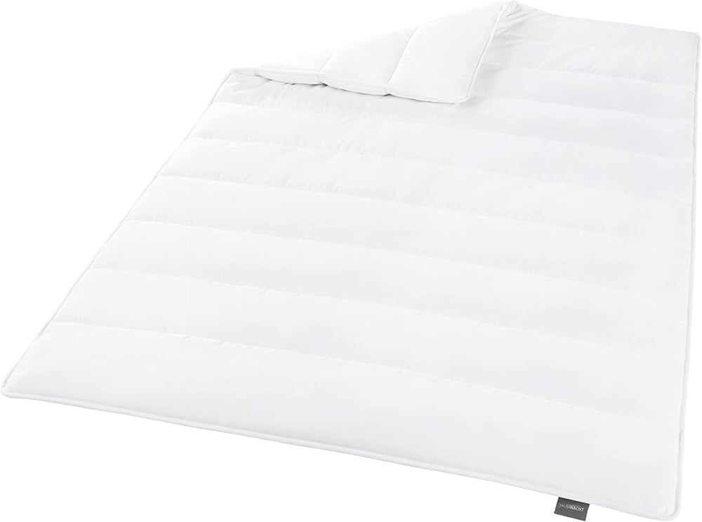 Traumnacht pătură de economisire a energiei - Pătură de iarnă foarte caldă cu o greutate de umplere de 1.685 G, 100% microfibră, lavabilă la 60 de grade, 135X200 cm, certificată Oeko-Tex, produsă în conformitate cu standardul de calitate german Plapumi si pilote Naty Shop