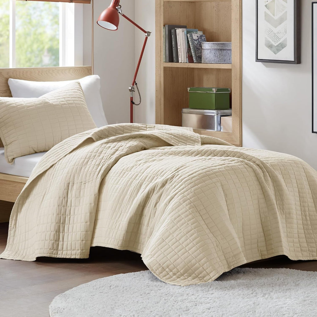Comfort Spaces Kienna Quilt Set, cusături duble de lux, pătură de vară, ușoară, moale, lenjerie de pat pe tot parcursul anului, față de pernă asortată, albă, pătură pentru paturi King Size (264.2 X 228.6 Cm), Plapumi si pilote Naty Shop Fildeș Twin/Twin Xl(66"X90")