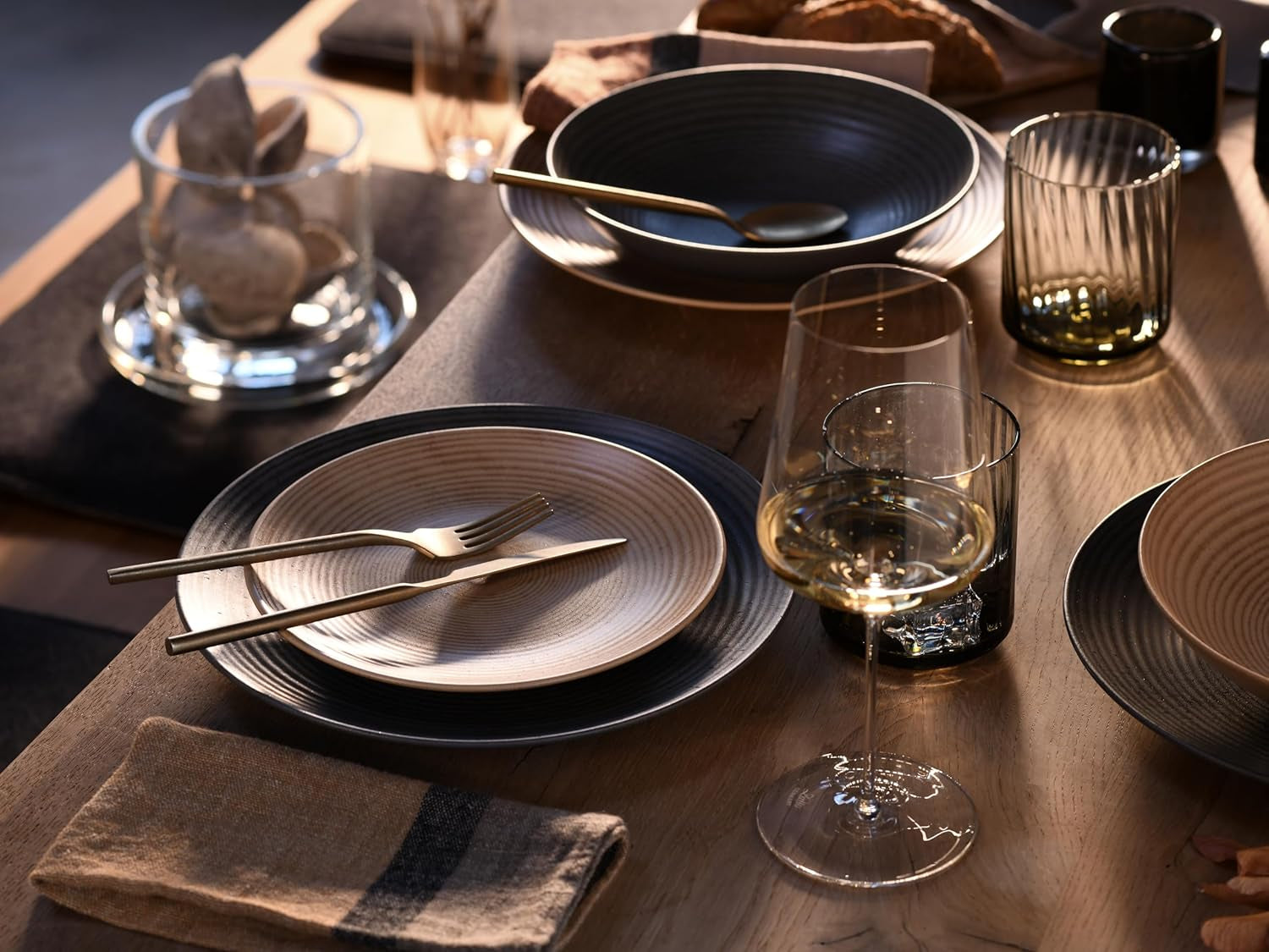 CreaTable, 13139, seria Catania, set de veselă cu 12 piese, set de farfurii din gresie, potrivit pentru mașina de spălat vase și cuptorul cu microunde, fabricat în Portugalia