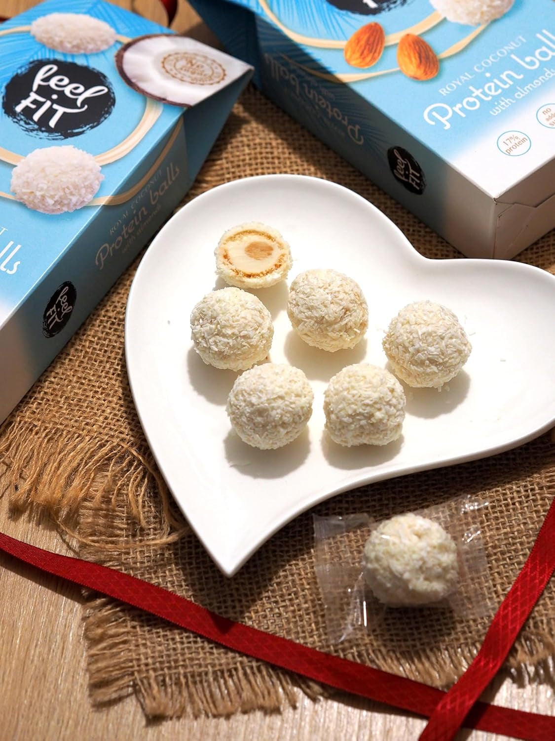 Praline de cocos fără zahăr cu migdale, feel FIT, fără zahăr adăugat, 17% proteine, 63 g