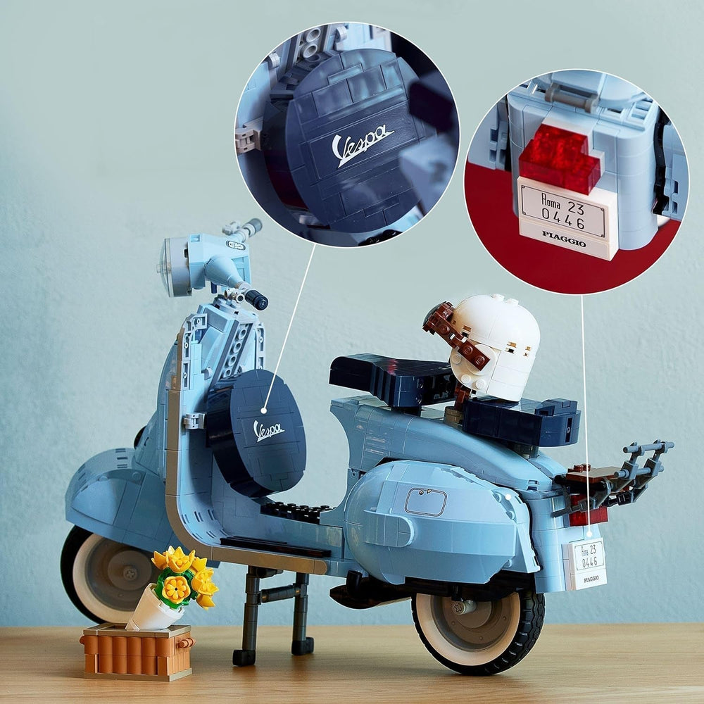 LEGO Icons Vespa 125, Model de motocicletă de construit, Scuter de epocă din Italia, Kit model pentru adulți, Piesă de afișare ca decor pentru cameră, Cadouri pentru femei și bărbați 10298 Seturi de constructie Besuche den LEGO-Store
