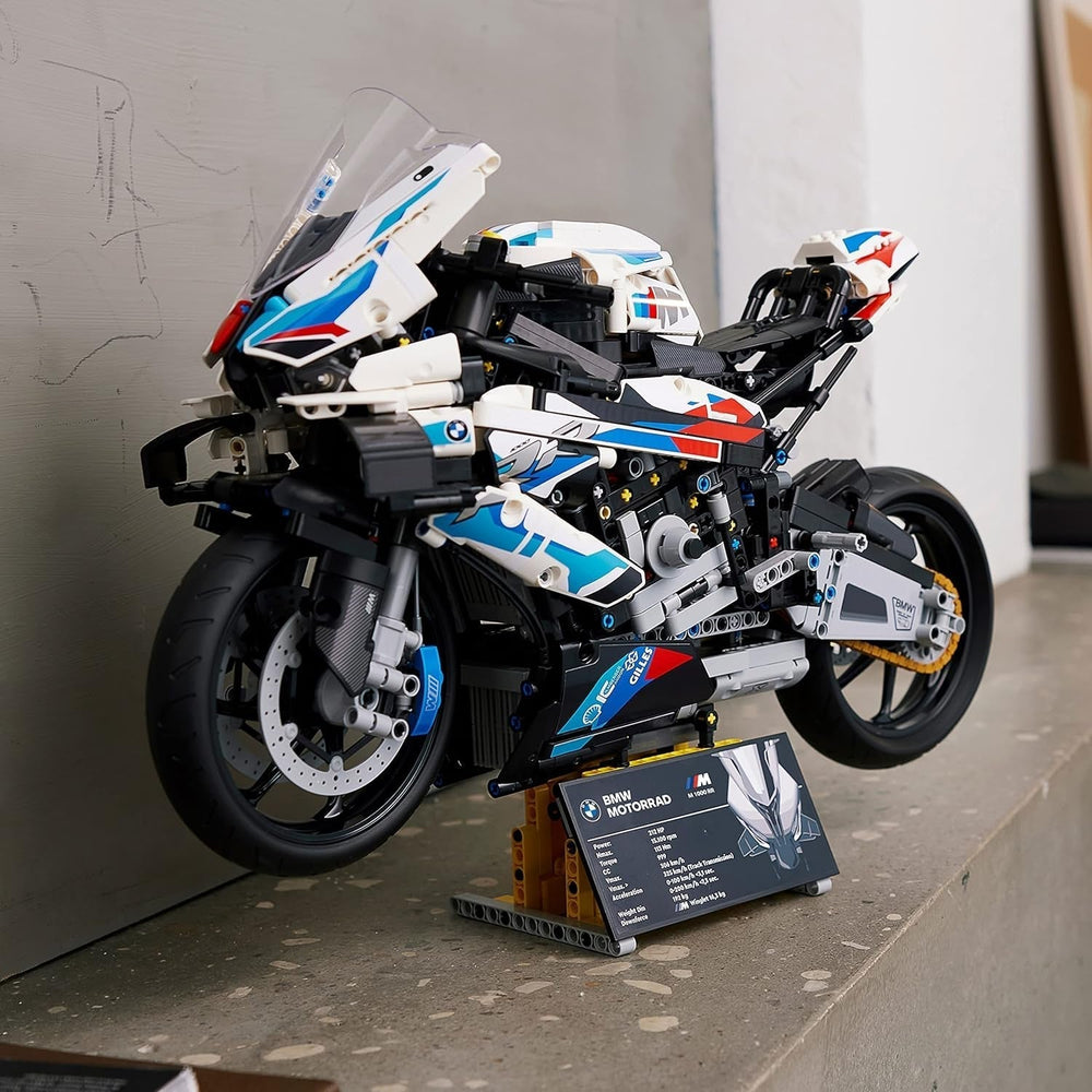 Model de motocicletă LEGO Technic BMW M 1000 RR, kit model pentru adulți, set ca un cadou pentru artizanat pentru bărbați și femei, ca decor pentru casă sau birou 42130 Seturi de constructie Besuche den LEGO-Store