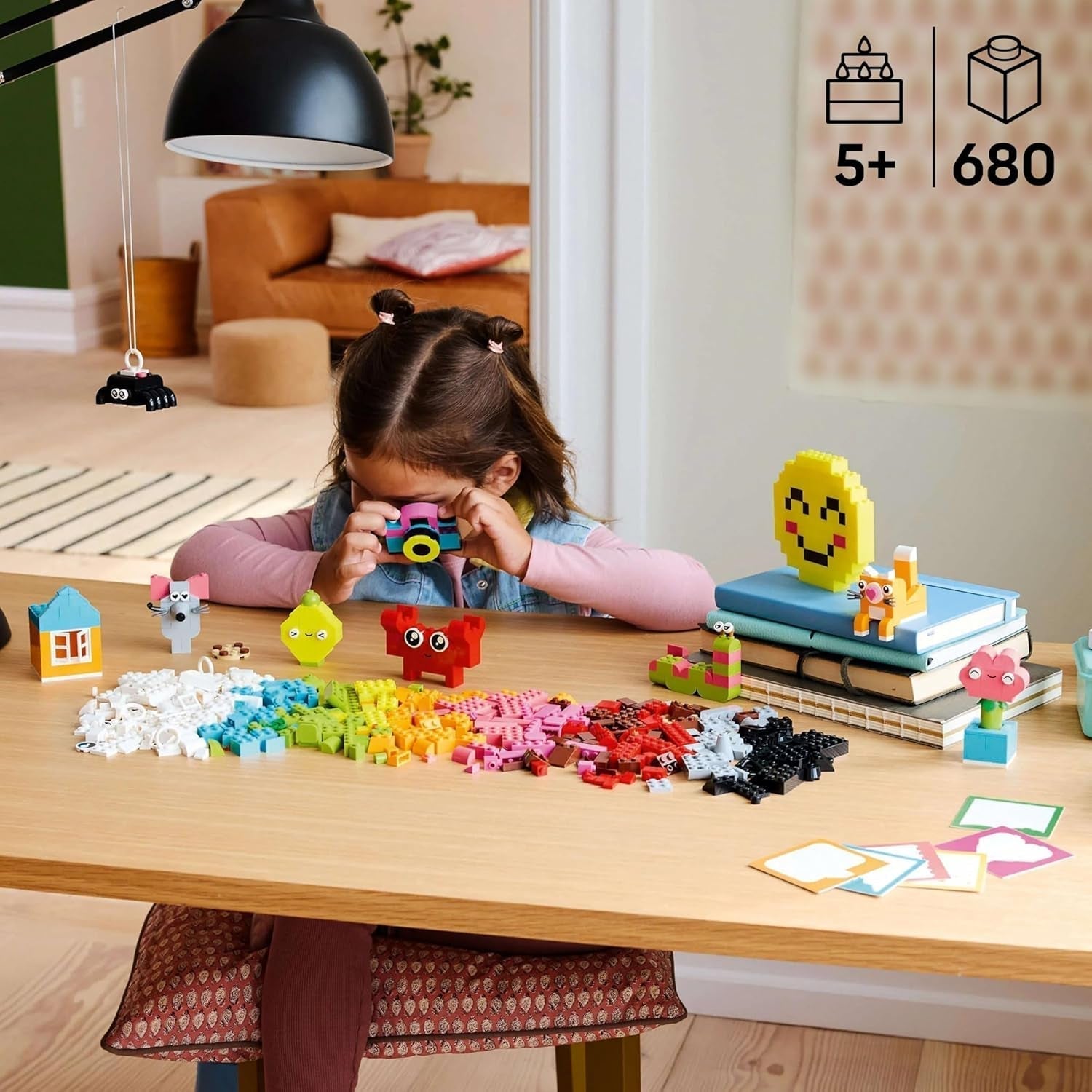 LEGO Classic Creative Fun Box, Cărămizi de construcție colorate pentru jocuri de rol imaginative, Set de construcție pentru începători, Jucării pentru fete și băieți de la 5 ani, Modele de reconstruit 11042 Seturi de constructie Besuche den LEGO-Store