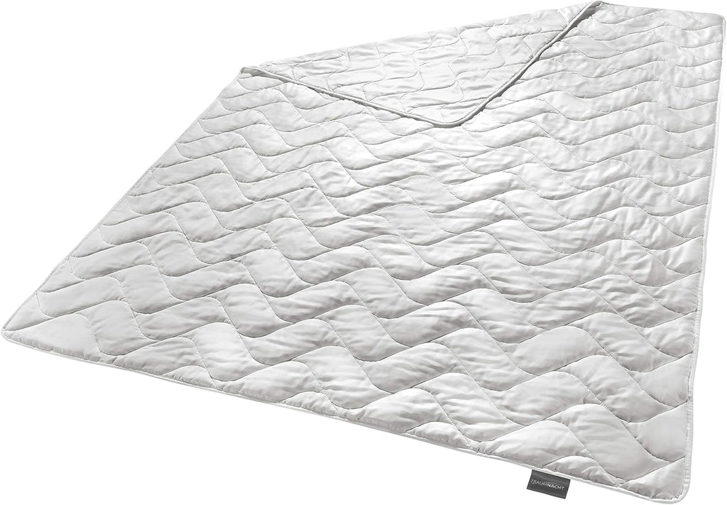 Traumnacht Exklusiv Plapumă ușoară pentru vară Fabricat din 100% mătase sălbatică, certificat Oeko-Tex, fabricat în Germania, greutate de umplere: 550Gr, 135 X 200 Cm Plapumi si pilote Naty Shop