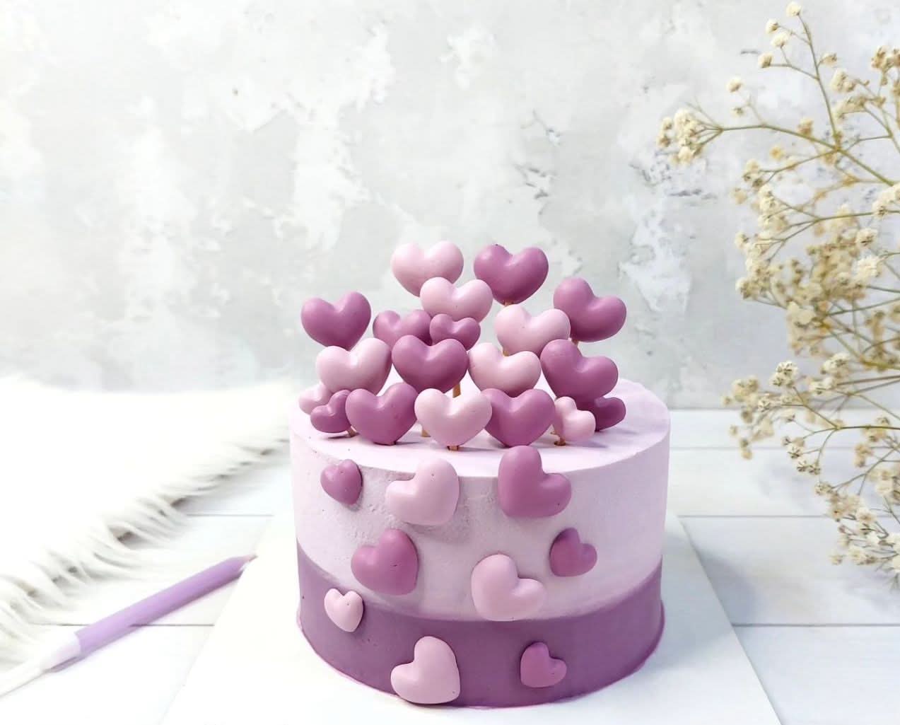 Set 6 decoratiuni comestibile din zahar, Inimi mov Decoratiuni din Pasta de Zahar Naty Shop